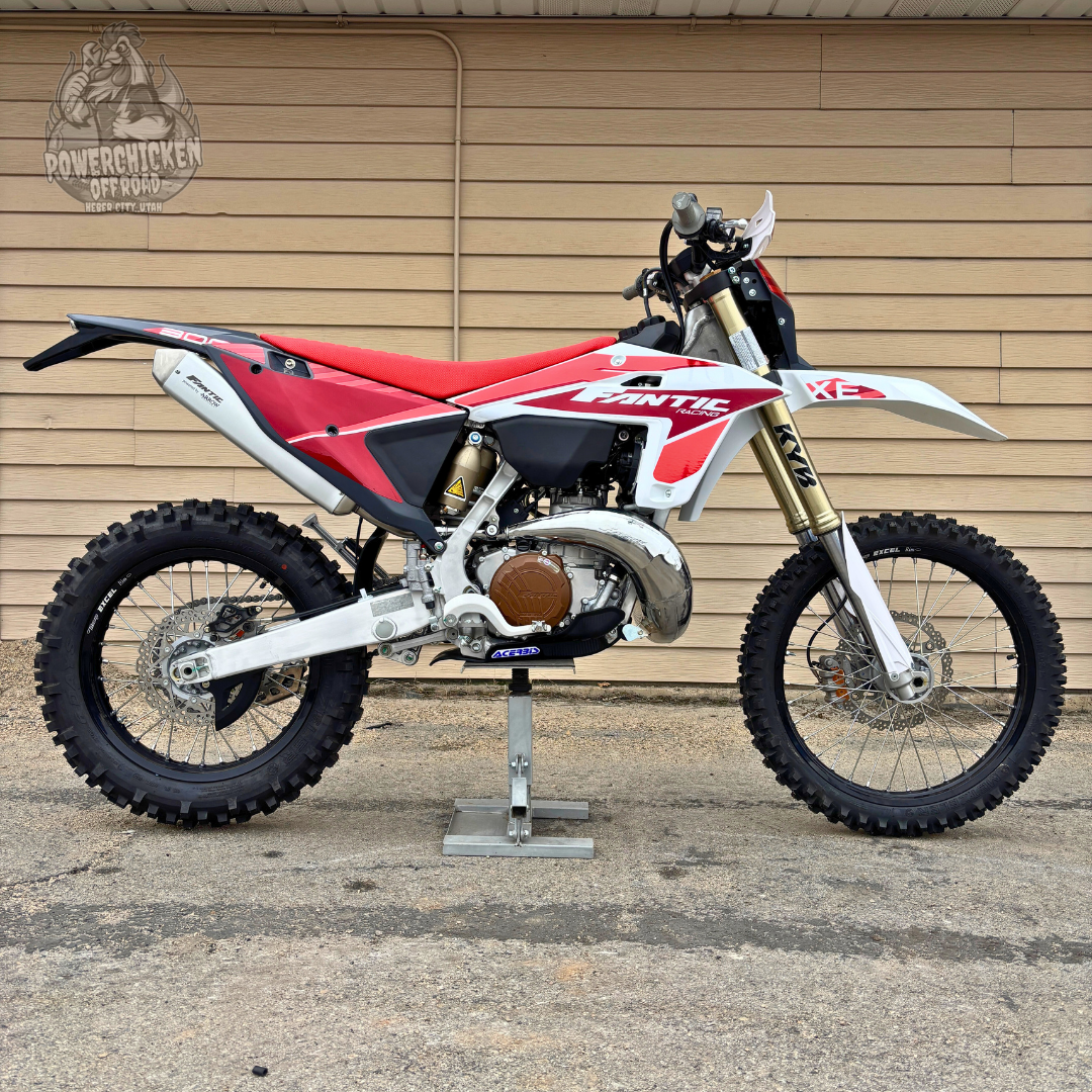 2025 Fantic XE300 2T - Brand New Italian Enduro Bike