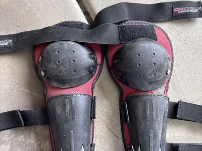 Knee/ shin guards