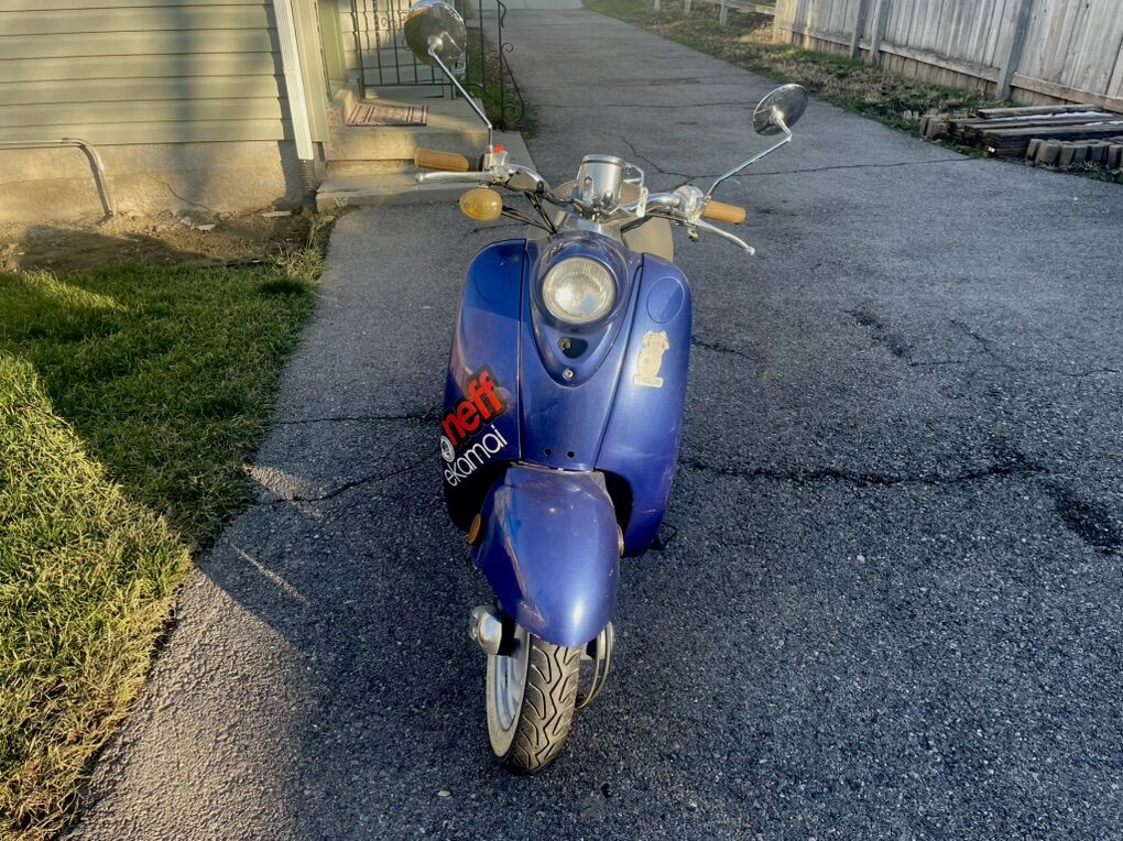 Moped 2011 Verona 49cc - Yamaha Vino Clone