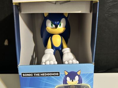 Sonic The Hedgehog Cable Guys Phone and Controller Holder Figure
