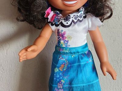 Disney Encanto Mirabel Madrigal Doll 11-inch with Dress & Shoes Disney Store Exclusive