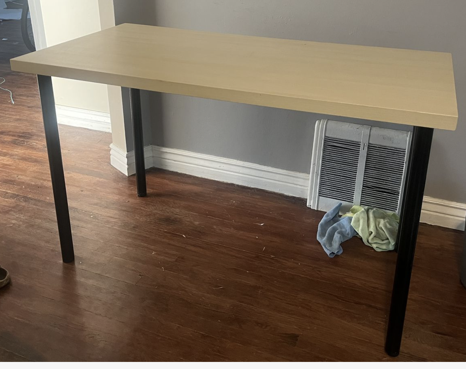 FREE DESK