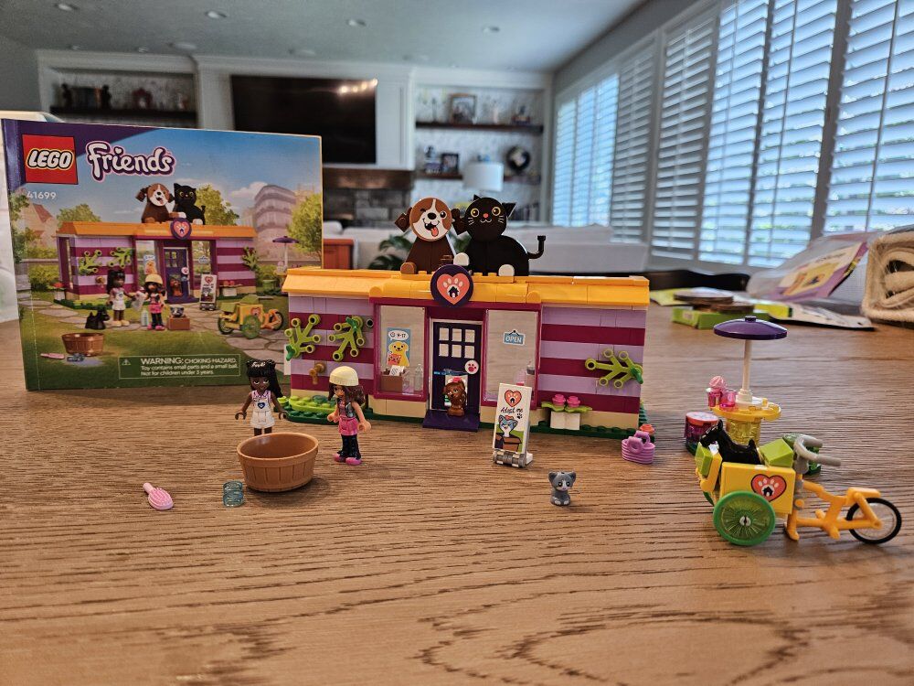 Lego Friends Pet Adoption Cafe 41699