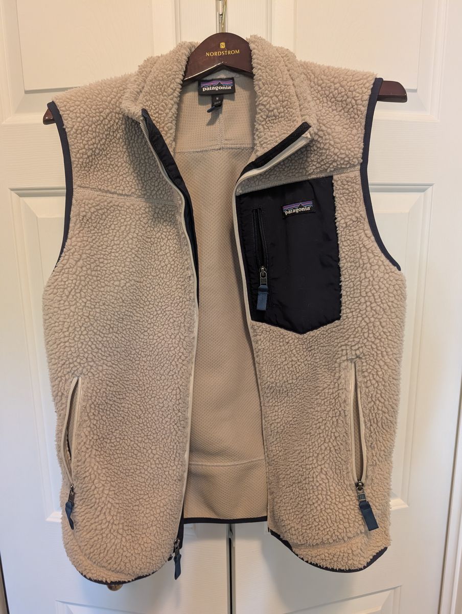 Patagonia Men's Fleece Vests - White and Navy Blue, Size Medium
