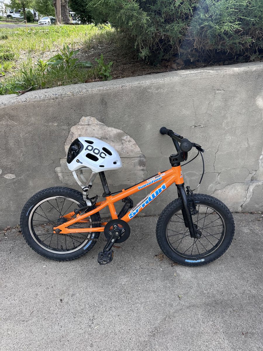 kid's 16" Yoji bike w/helmet
