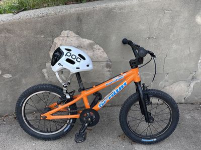 kid's 16" Yoji bike w/helmet