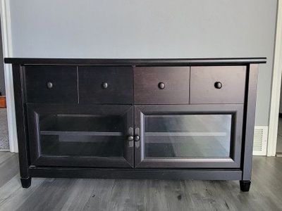 Rc Willey tv stand