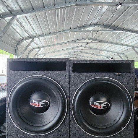 Rockford fosgate Car Audio Subwoofers in Custom Enclosure - Dual 15-inch, Used Condition