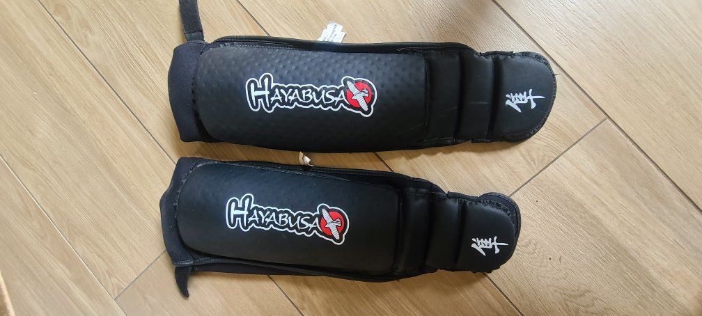 Hayabusa shin guards size large