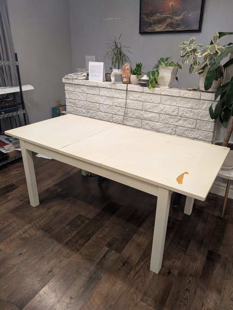 free kitchen table with 2 leafs