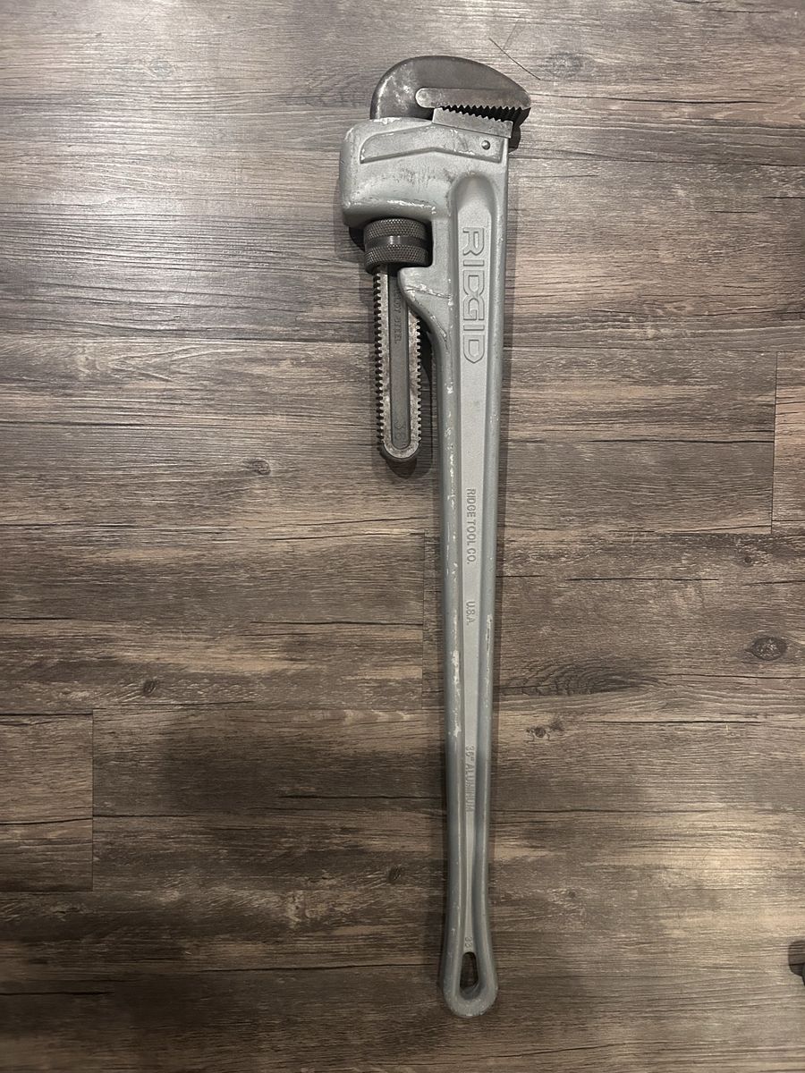RIDGID 36" Aluminum Pipe Wrench - Heavy Duty Plumbing Tool