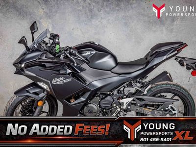 2026 Kawasaki Ninja® 500 ABS Metallic Flat Spark Black