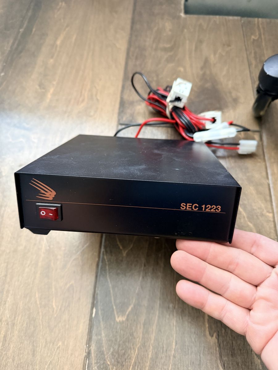 Samlex America SEC 1223 Switching Power Supply 13.8V 23A