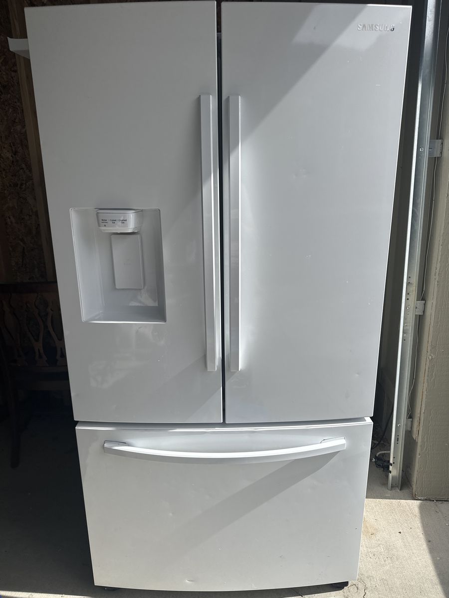 Samsung 28cf French Door Fridge w/ Ice Water