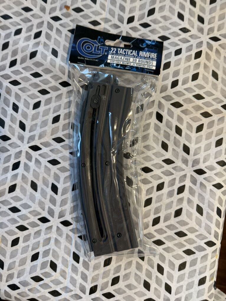 Colt AR .22lr 30rd Mag