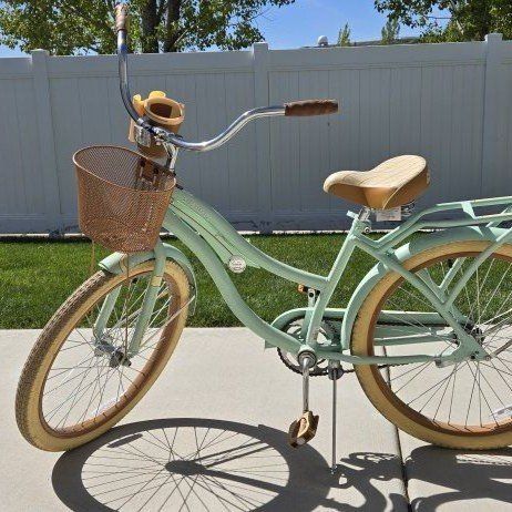 2 Huffy Nel Lasso Cruiser Bikes $25 Each