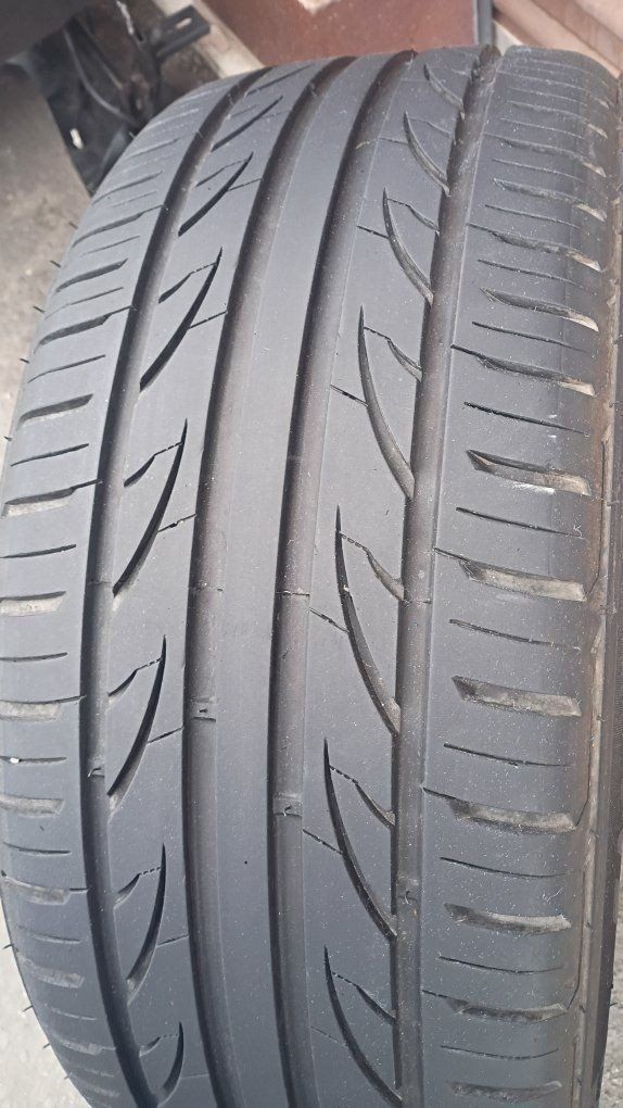 * Single 235/45ZR18 Tire *