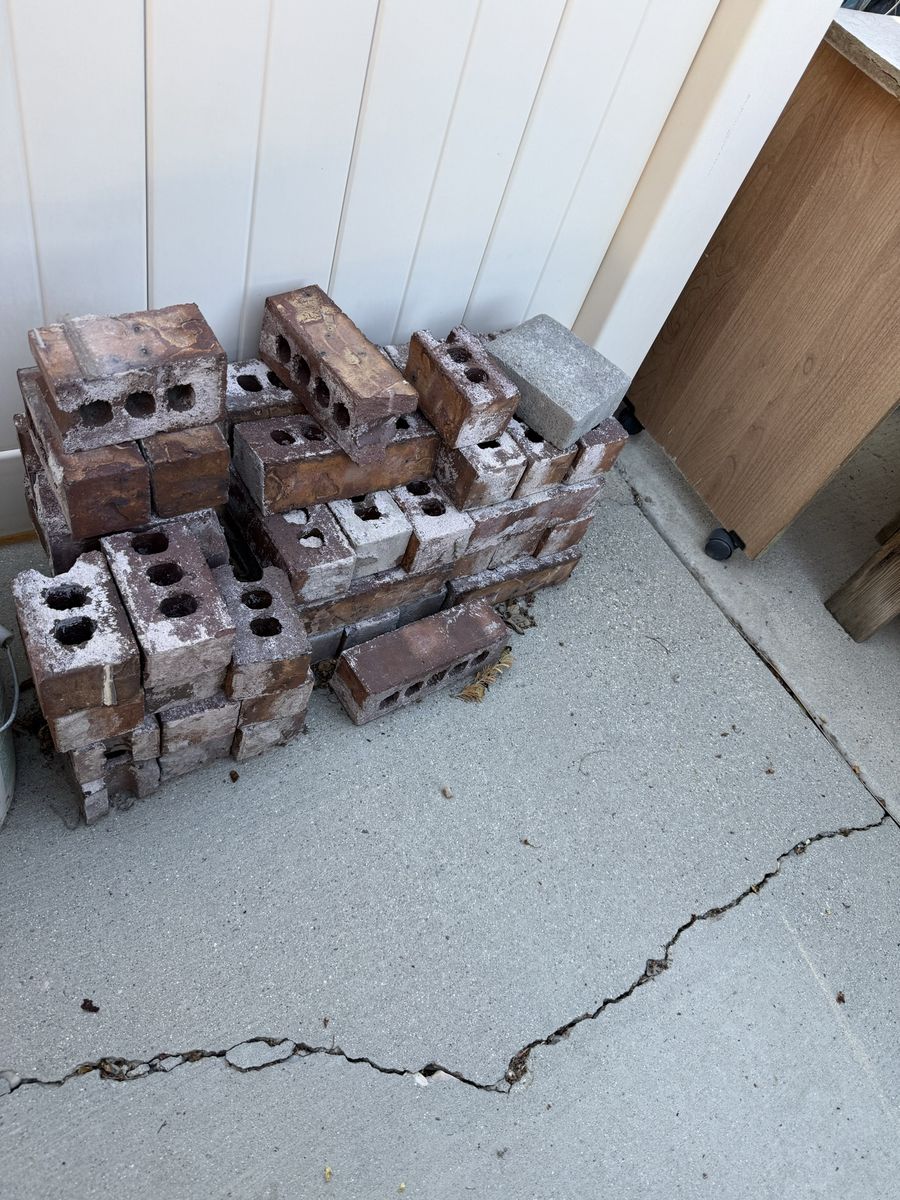 Bricks - Free, YOU LOAD 100+