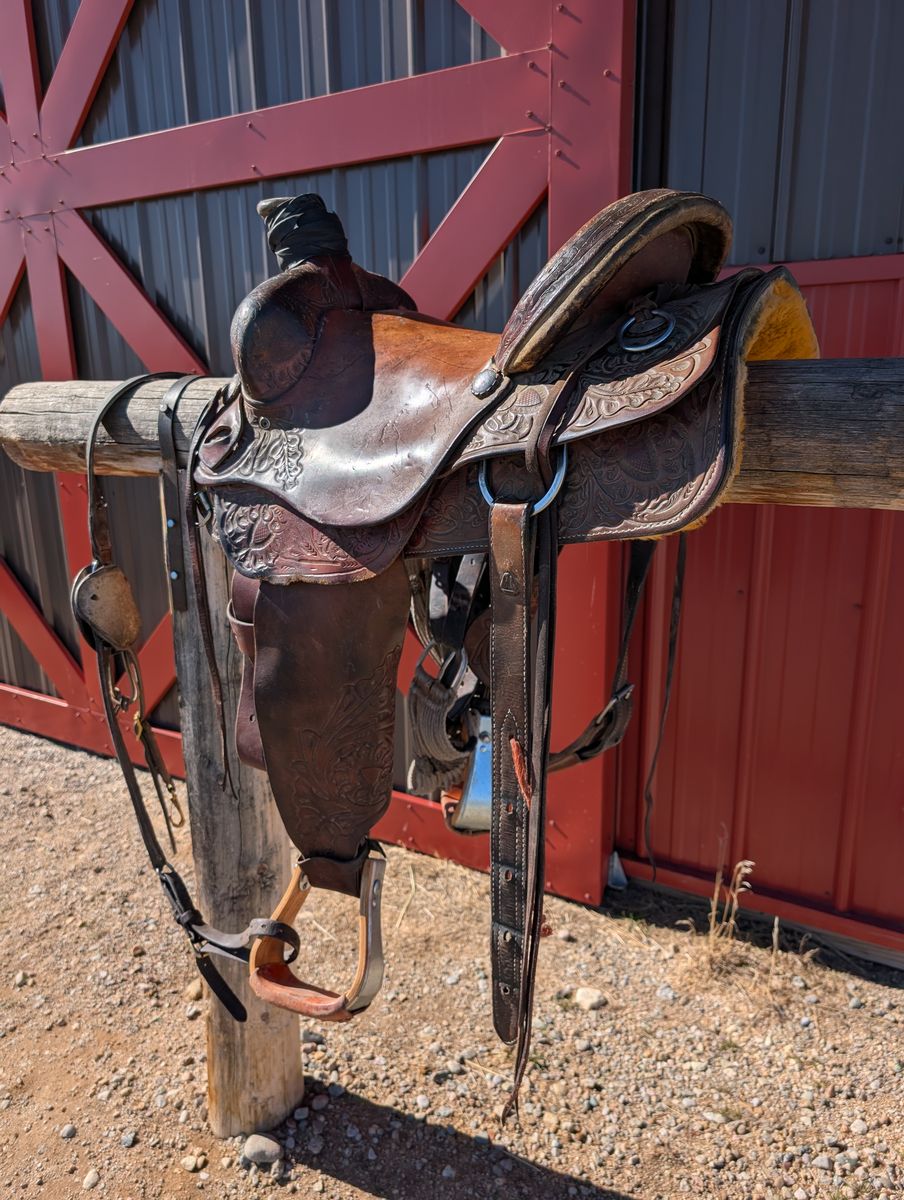 Saddle 15" Court Roping Style