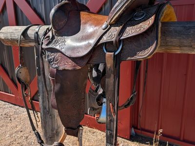 Saddle 15" Court Roping Style