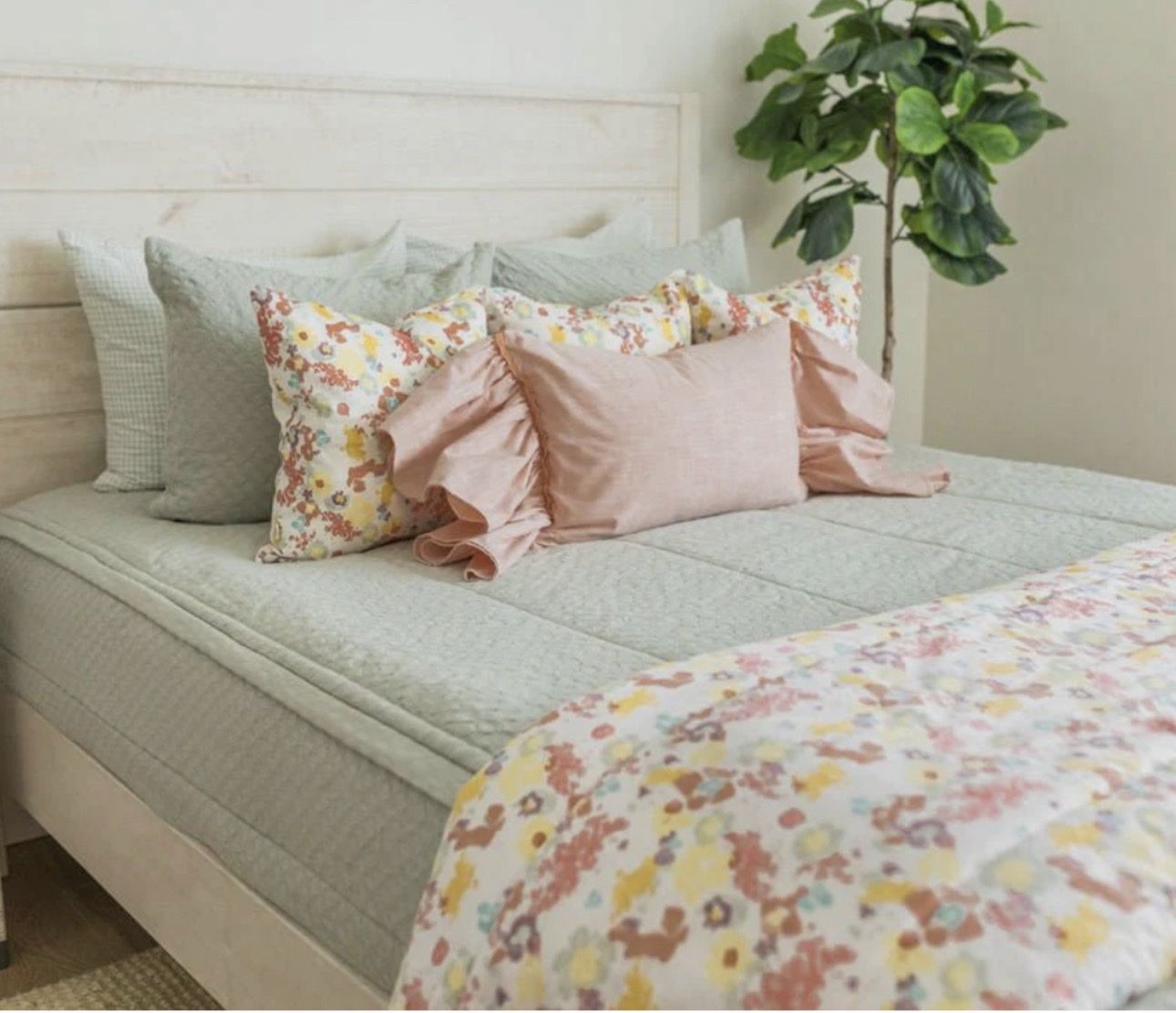 New Twin size Chloe luxe in minky Beddy's Fitted Zipper Bedding Set - Sage Green Textured Quilted Design