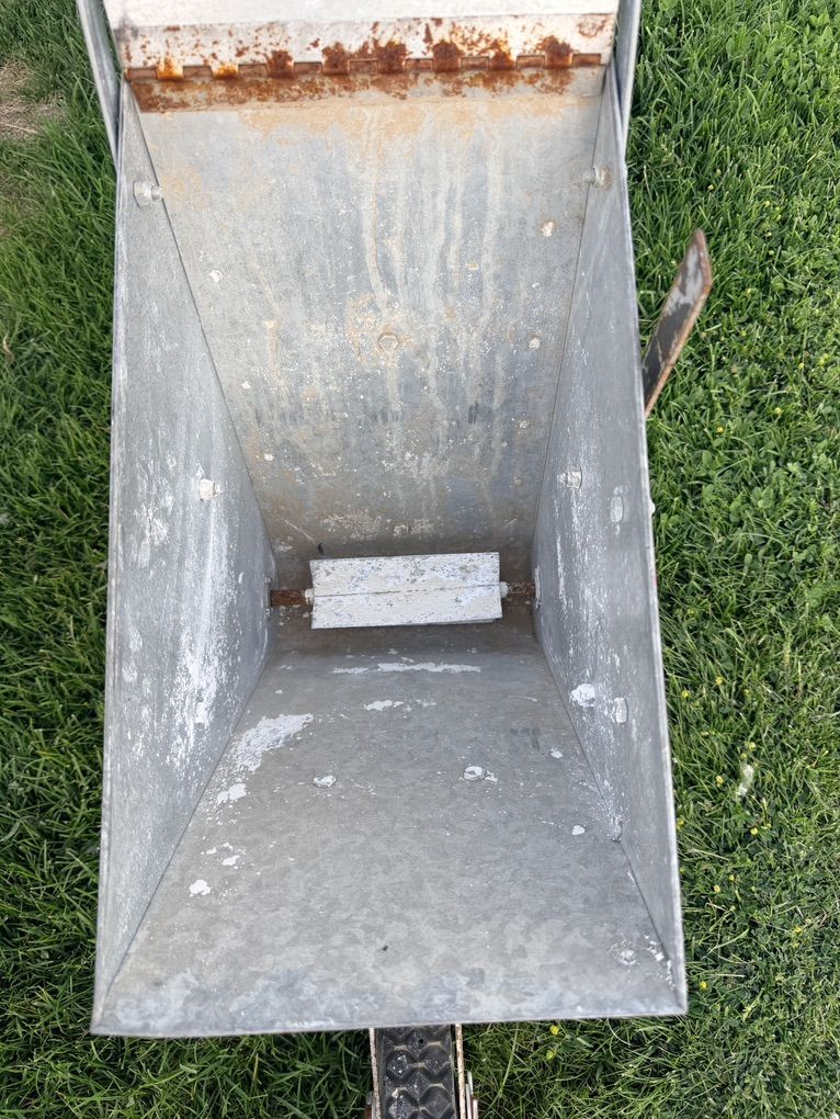 Main image 3