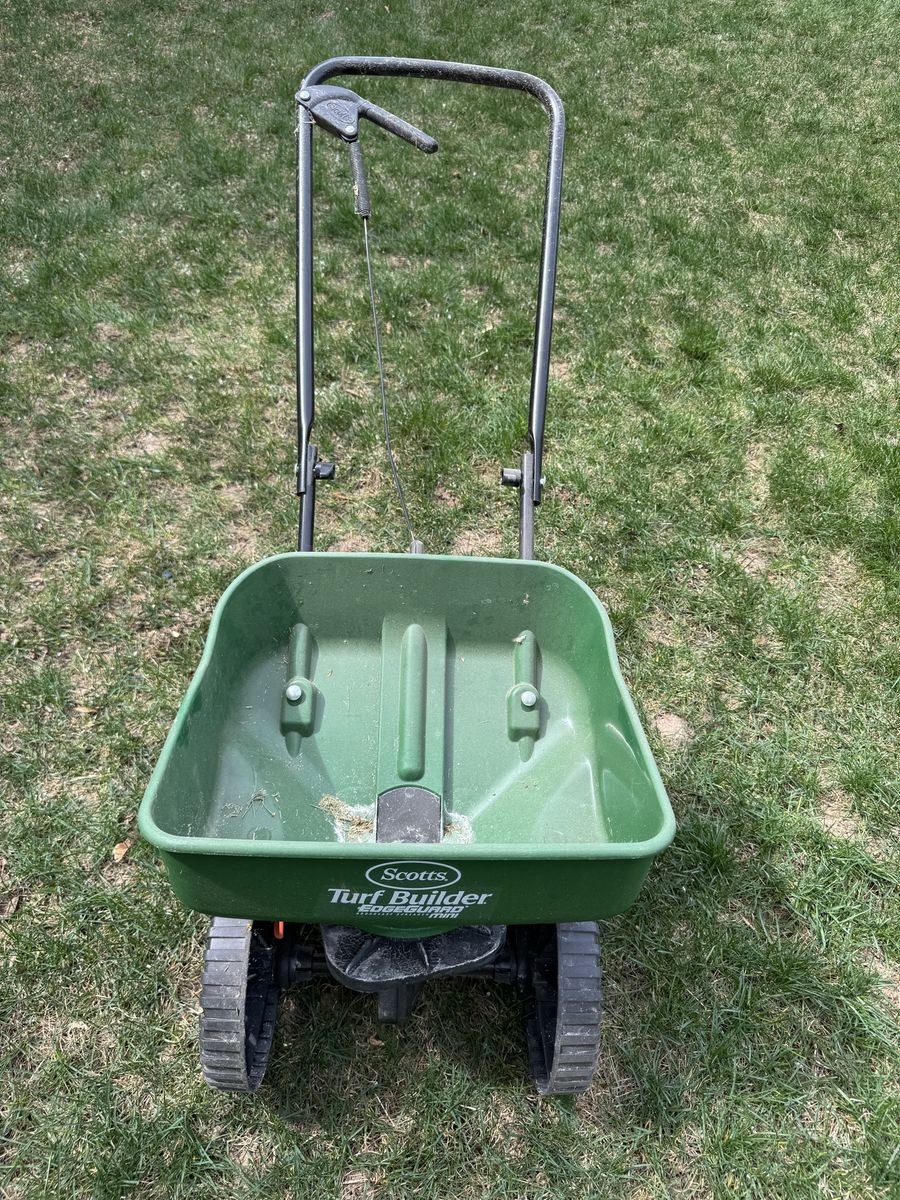 Scott's Broadcast Spreader