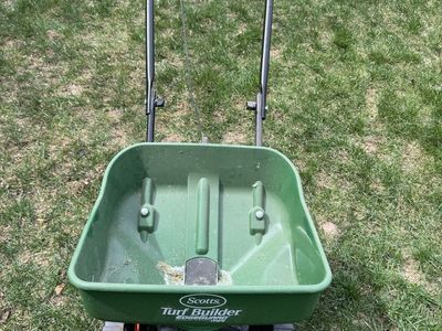 Scott's Broadcast Spreader