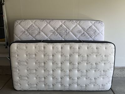 Twin Mattress - Excellent Condition - Sealy performance posturepedic