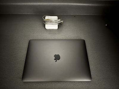 2020 Macbook Pro 13 Touch Bar 16GB 500GB storage Quad Core Intel i5