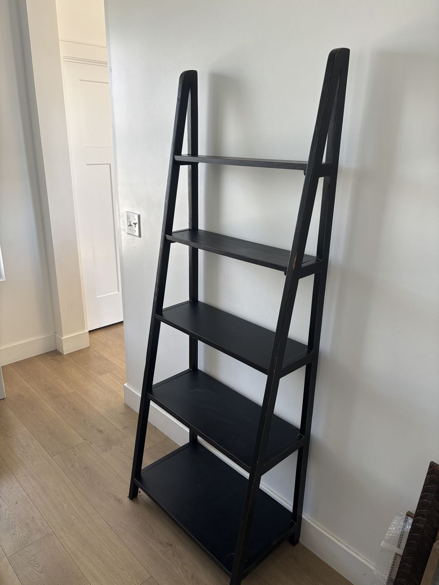 Modern Black Ladder Bookshelf - 5 Teir