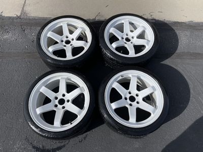 AVID1 AV6 White rims 18x9.5