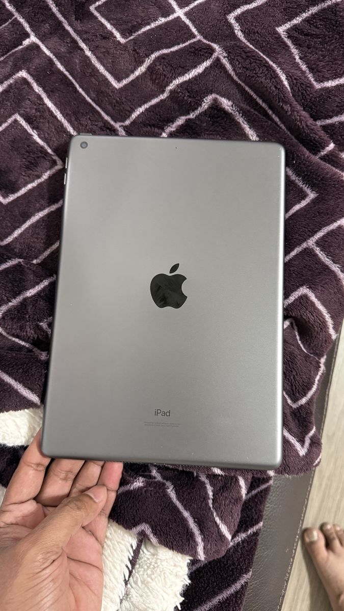 Apple iPad (8th Gen) 10.2-inch Wi-Fi Only - Space Gray 32GB