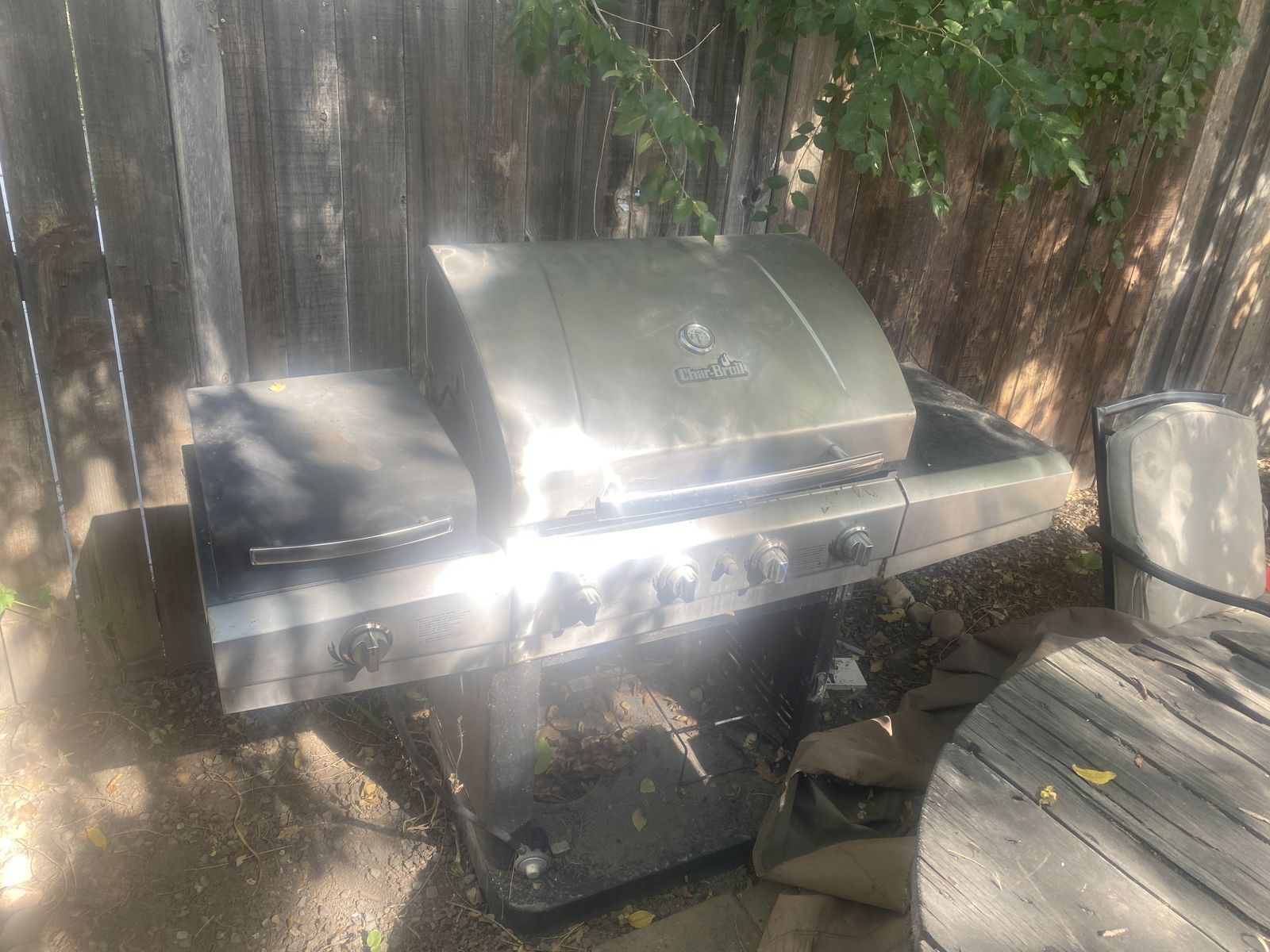 Charbroil designer series stainless steel bbq grill comes with cover included