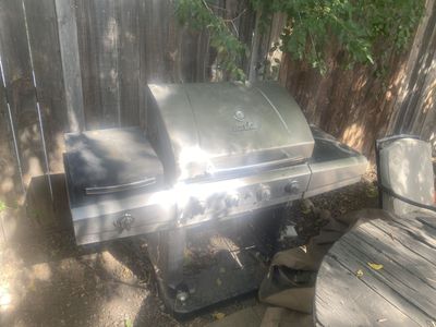 Charbroil designer series stainless steel bbq grill comes with cover included