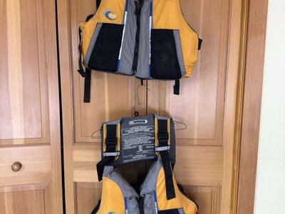 Adult life jackets
