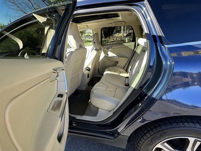 2013 Volvo XC60 T6 R-Design Platinum