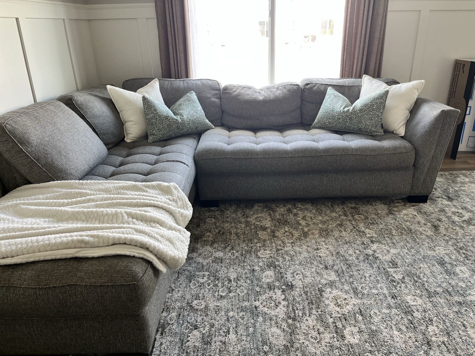 Tufted sectional