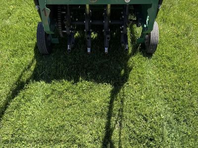 Billy Goat OS901SP Self-Propelled Overseeder / Aerator - Good Condition