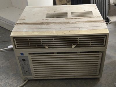 8000 BTU ComfortAire window AC