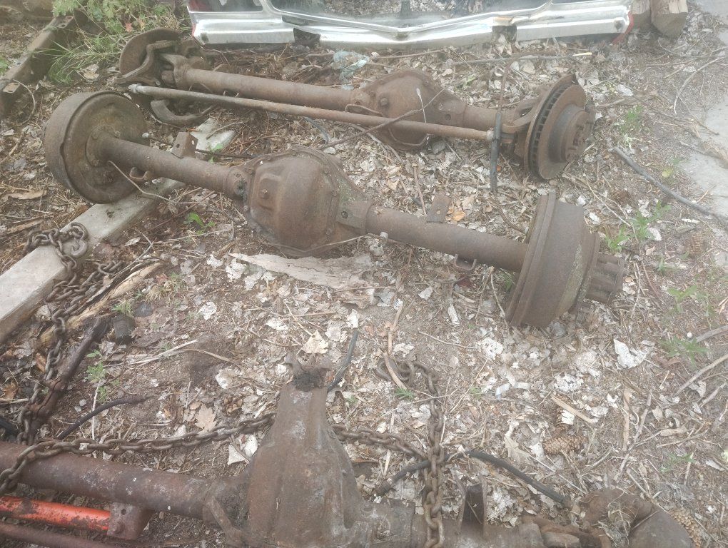 3/4 ton Ford Dana 60