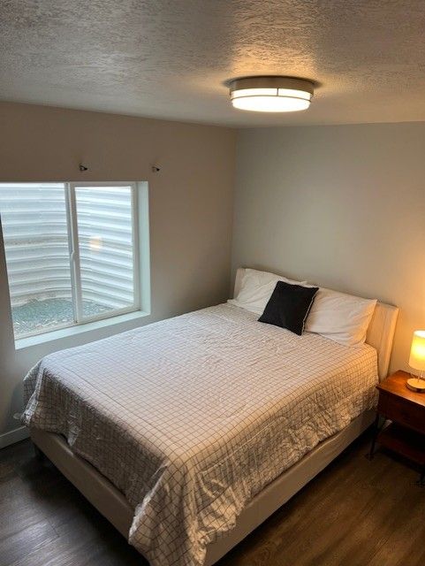Furnished room with private entrance – utilities included