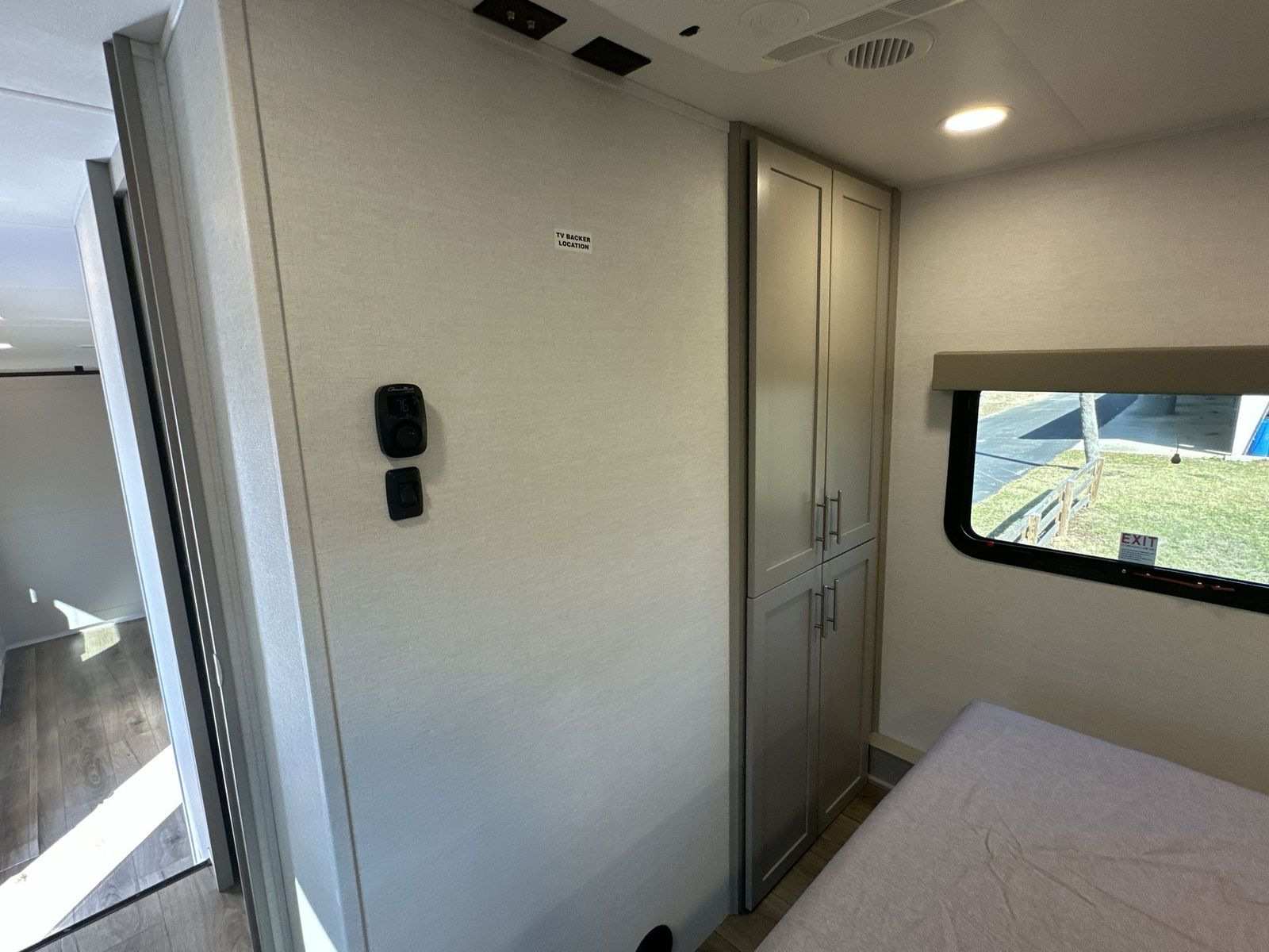Main image 11