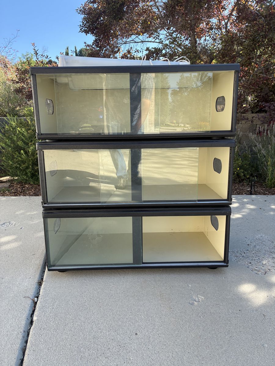 Reptile cages - 3 NPI stackable cages