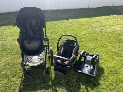 Evenflo Carseats, 2 Bases, and Stroller