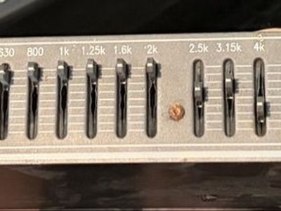 Rane ME 30 MicroGraphic Equalizer - Master Control for Precise Audio Adjustments