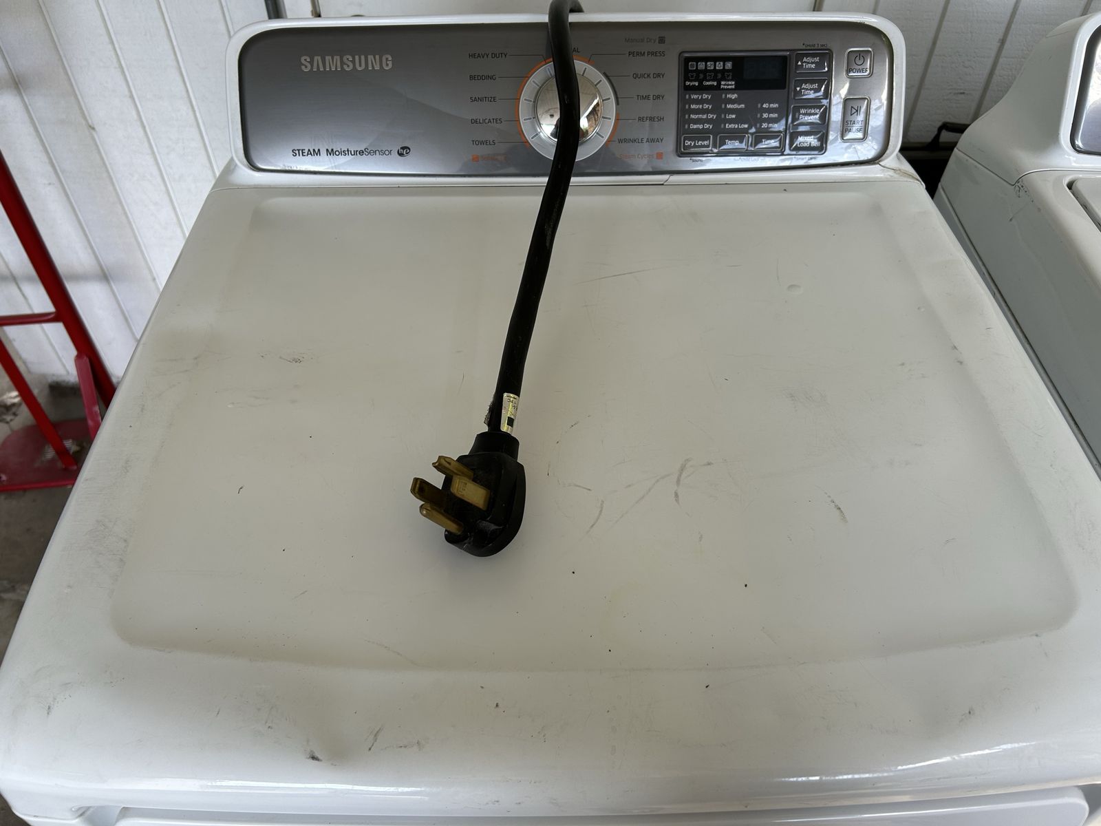 Main image 6