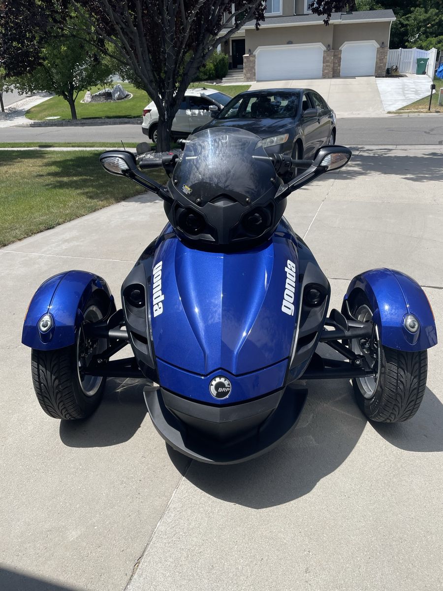 2010 CAN AM Spyder