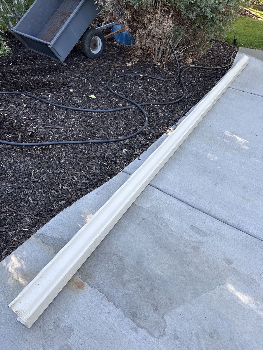 Metal aluminum Rain Gutter Section with Mounting Brackets