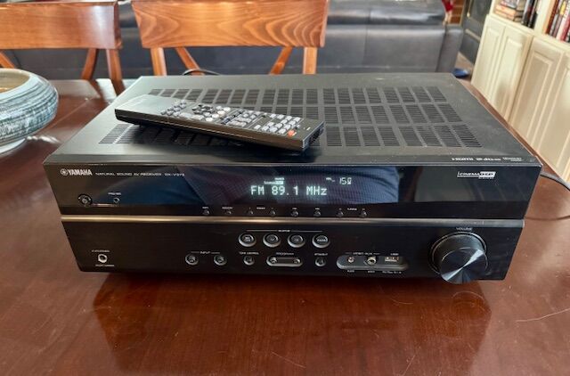 Yamaha RX-V373 5.1 AV Receiver